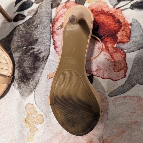 Size 8 Nude Lulu's Strappy Heels - Picture 3 of 5